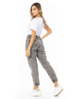 Jeans Rígido Mom Gris 5 Bolsillos