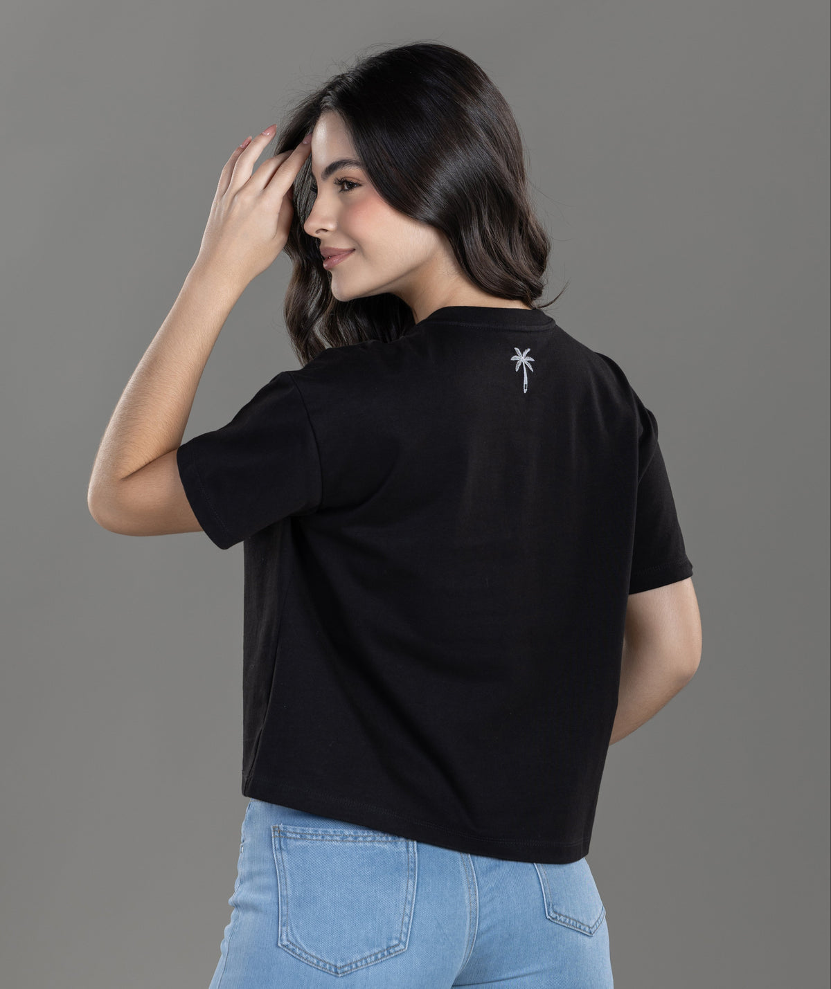 CAMISETA BOXY FIT MANGA CORTA NEGRA
