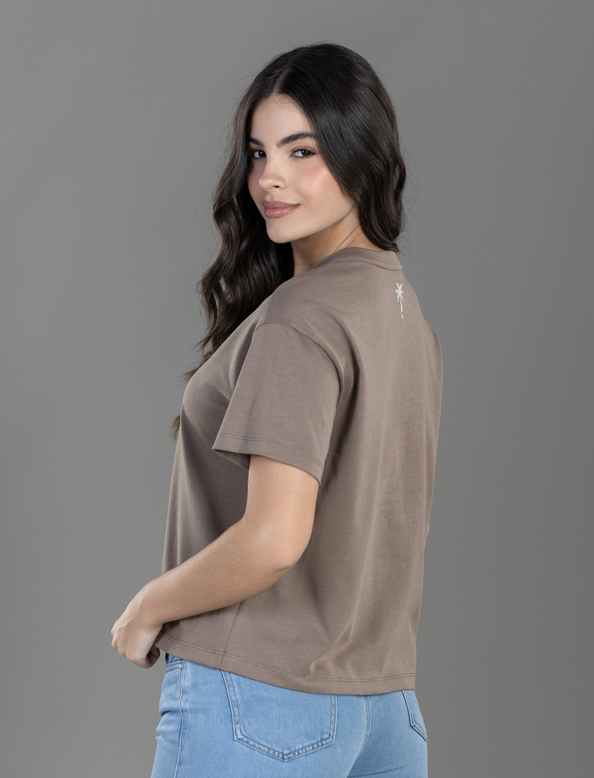 CAMISETA BOXY FIT MANGA CORTA CAFÉ