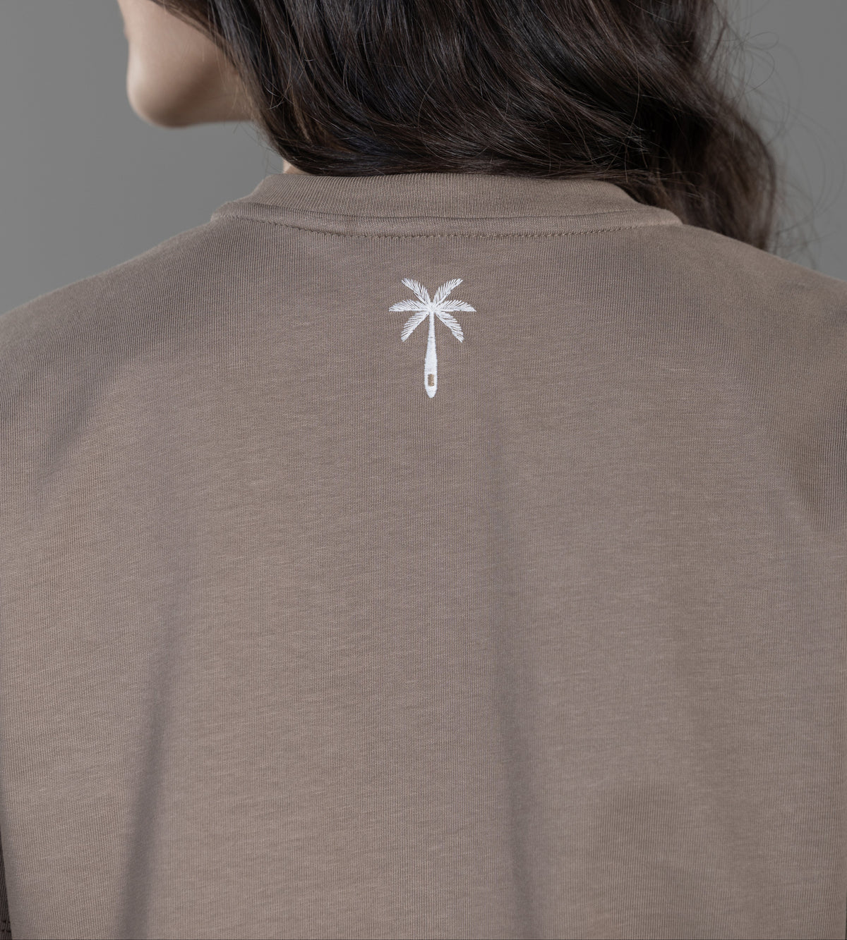 CAMISETA BOXY FIT MANGA CORTA CAFÉ