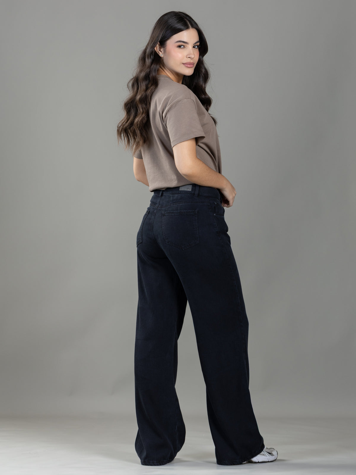 Jean Confort Negro Wide Leg Slim