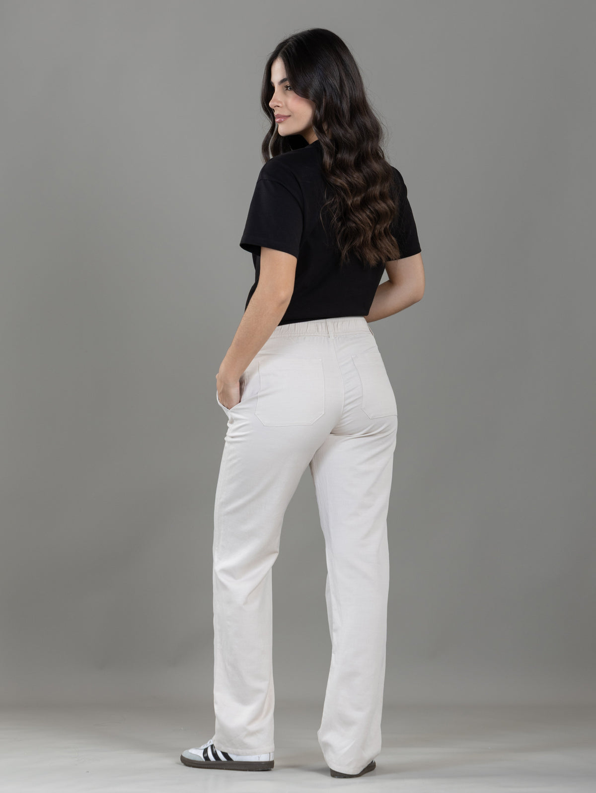 Pantalón Confort Arena Bota Recta