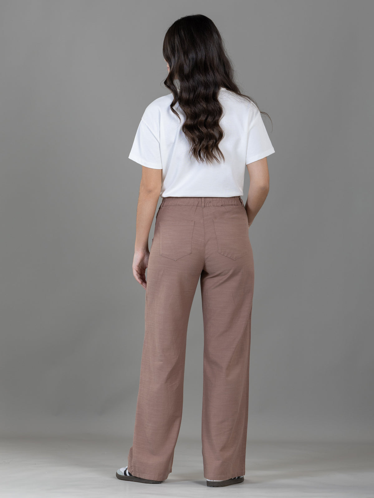 Pantalón Confort Café Bota Recta