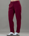 Pantalón Mom Vinotinto Bolsillo Diagonal y Bolsillo Ribete