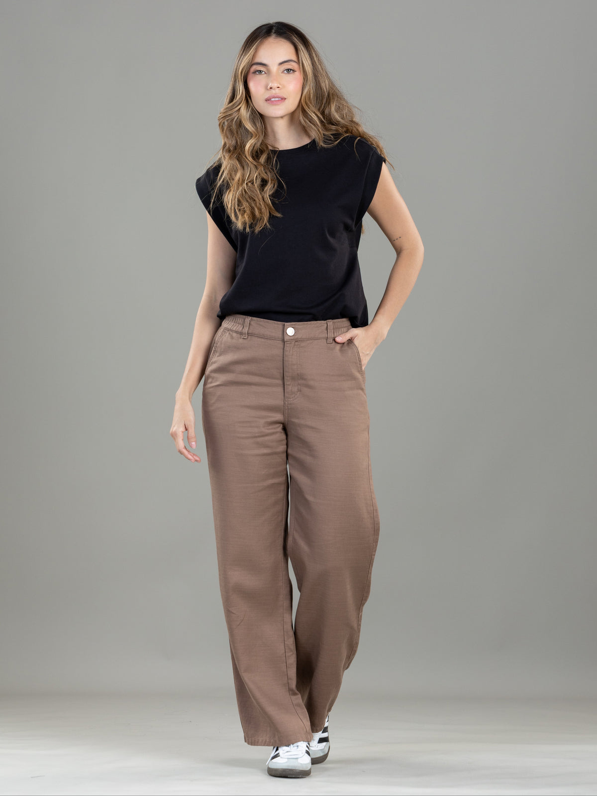 Pantalón Confort Café Bota Recta