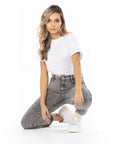 Jeans Rígido Mom Gris 5 Bolsillos