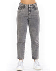 Jeans Rígido Mom Gris 5 Bolsillos