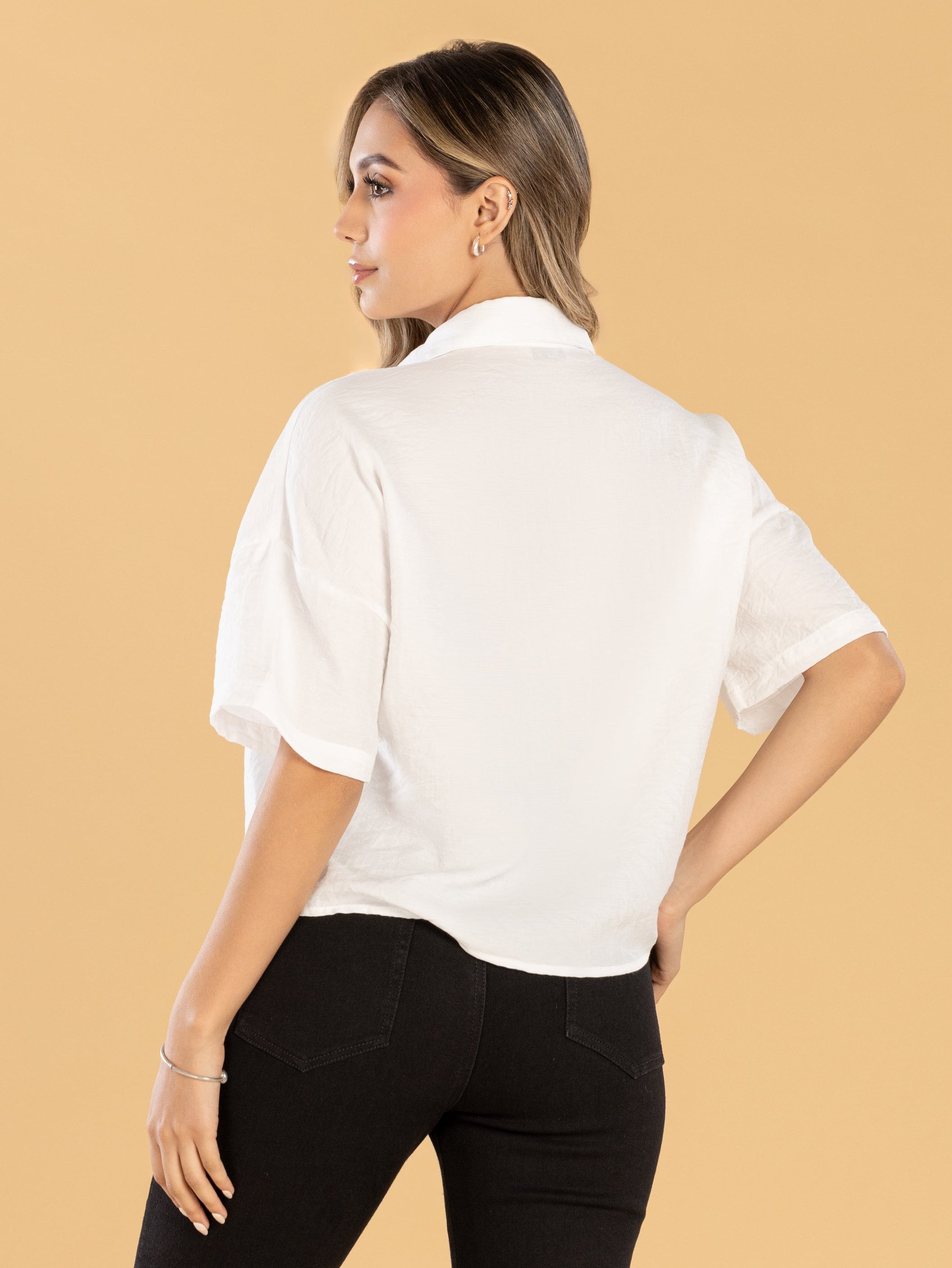 Blusa Oversize Ivory Cuello Camisero