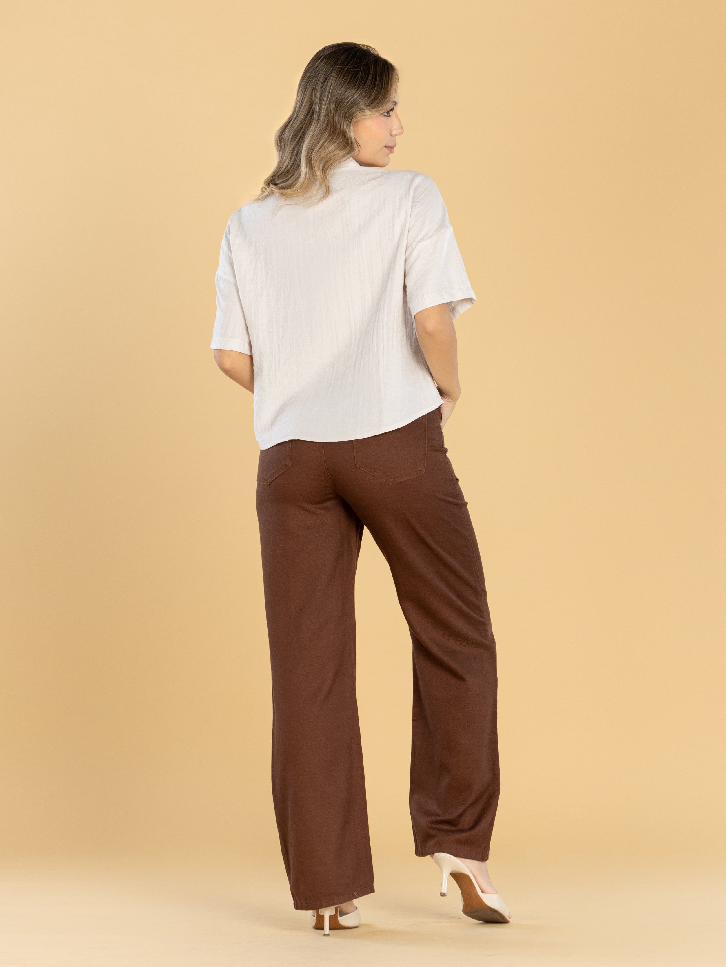 Pantalón Confort Café Straight