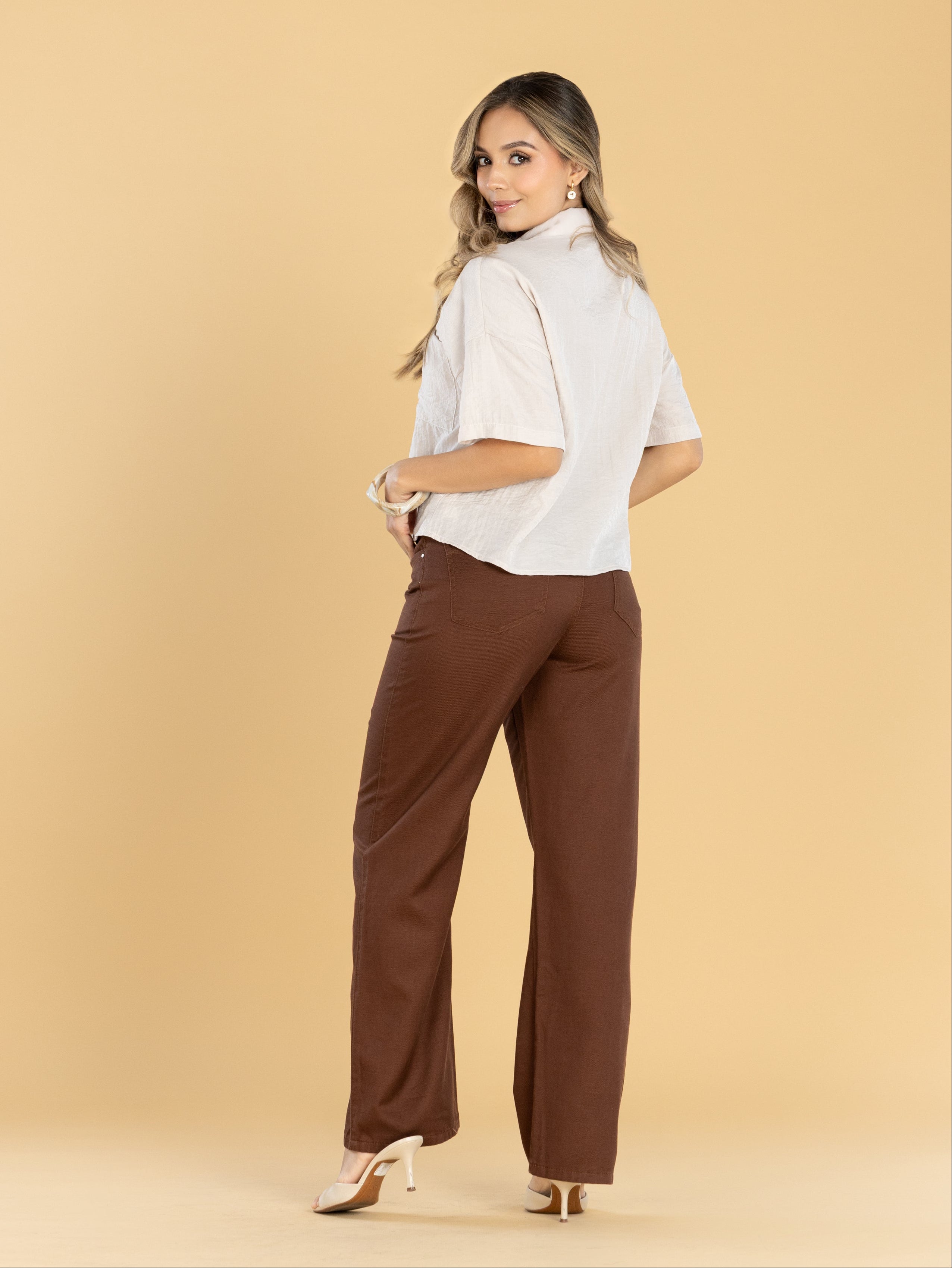 Pantalón Confort Café Straight