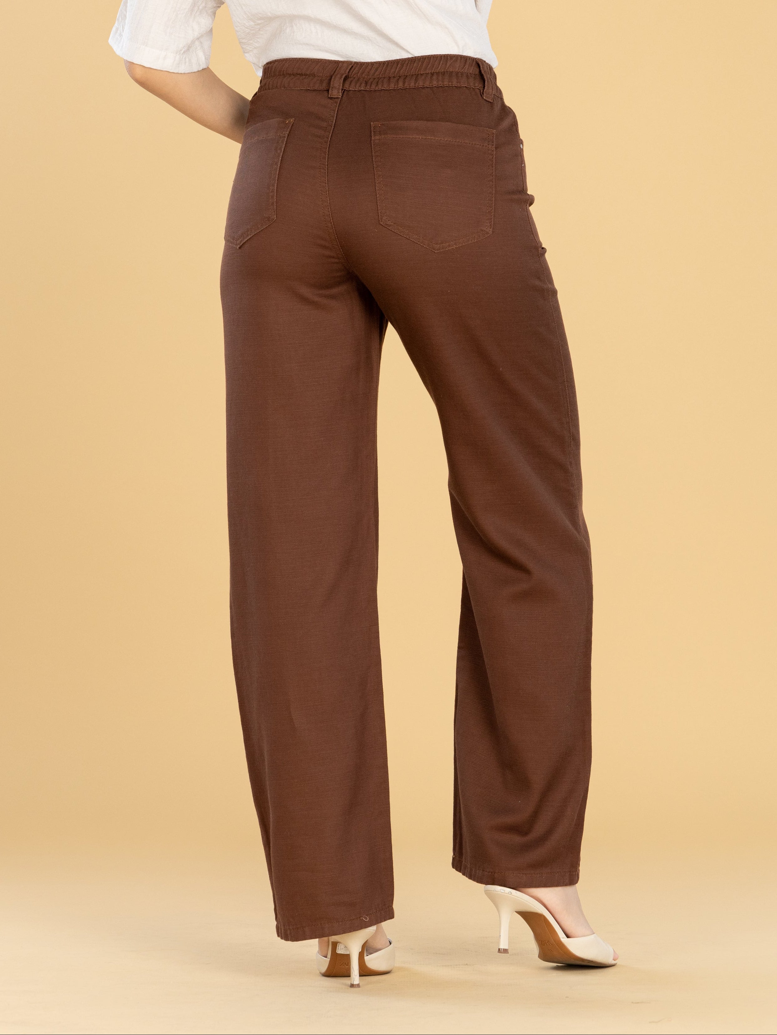 Pantalón Confort Café Straight