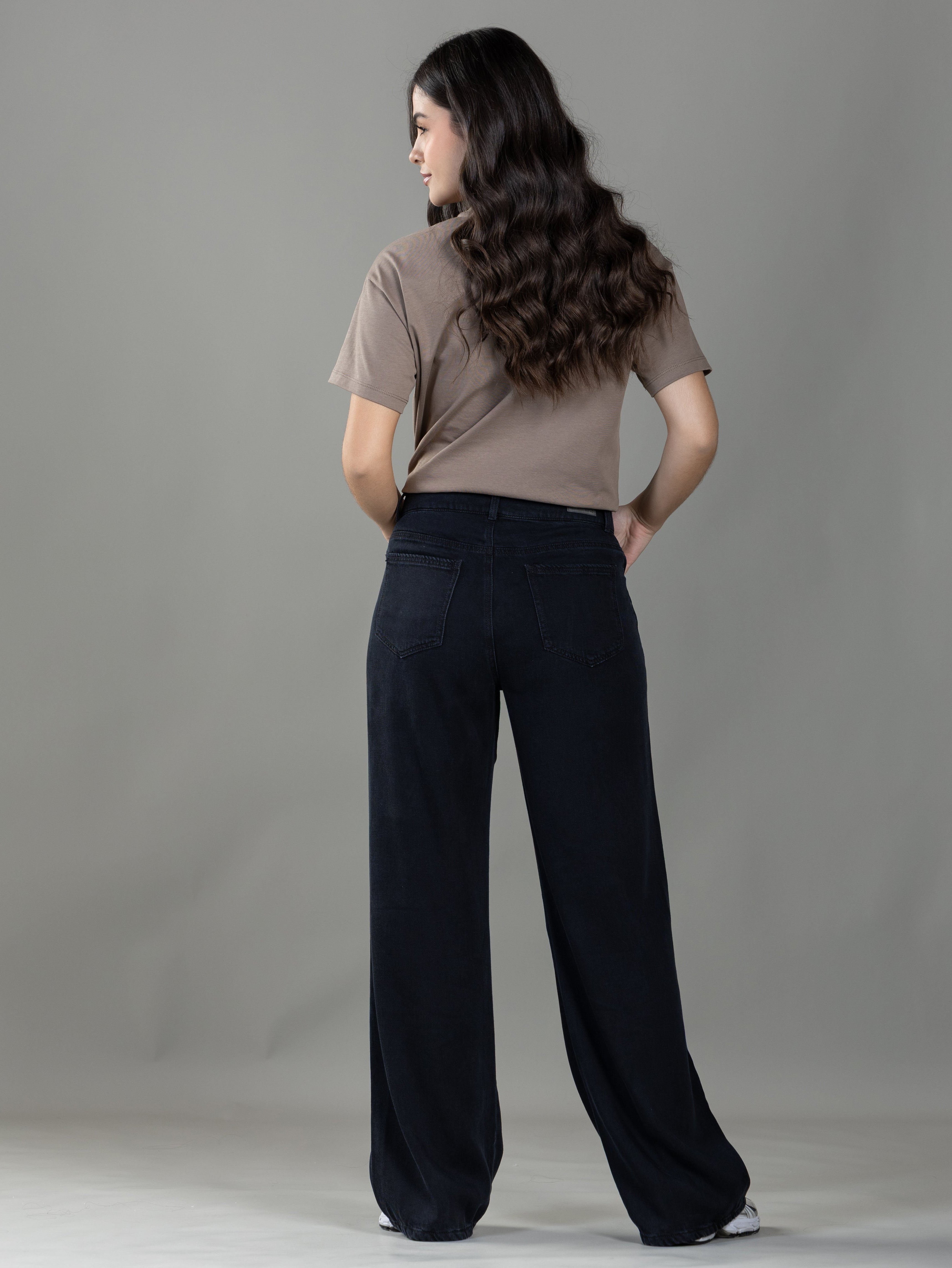Jean Confort Negro Wide Leg Slim