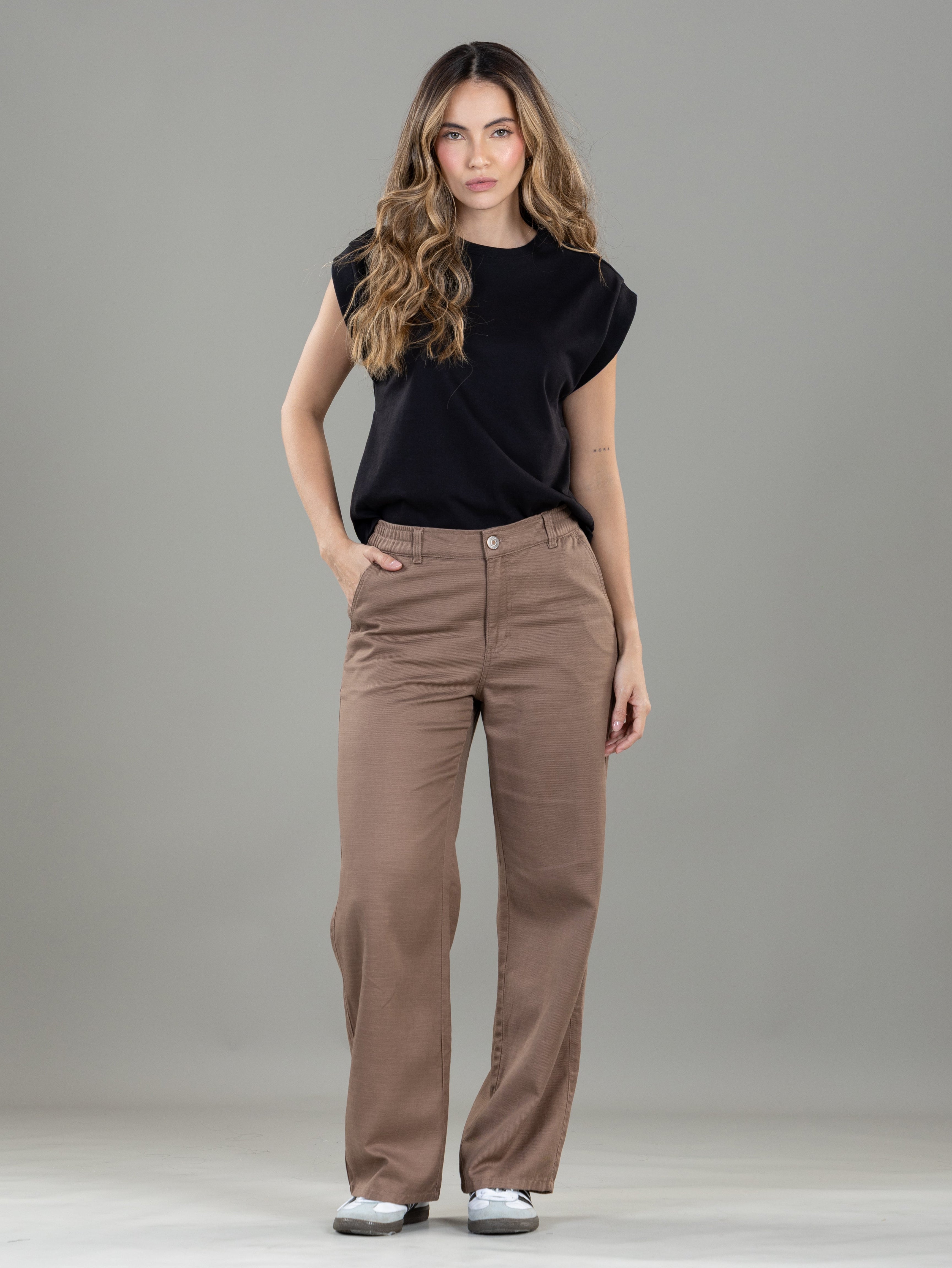 Pantalón Confort Café Bota Recta