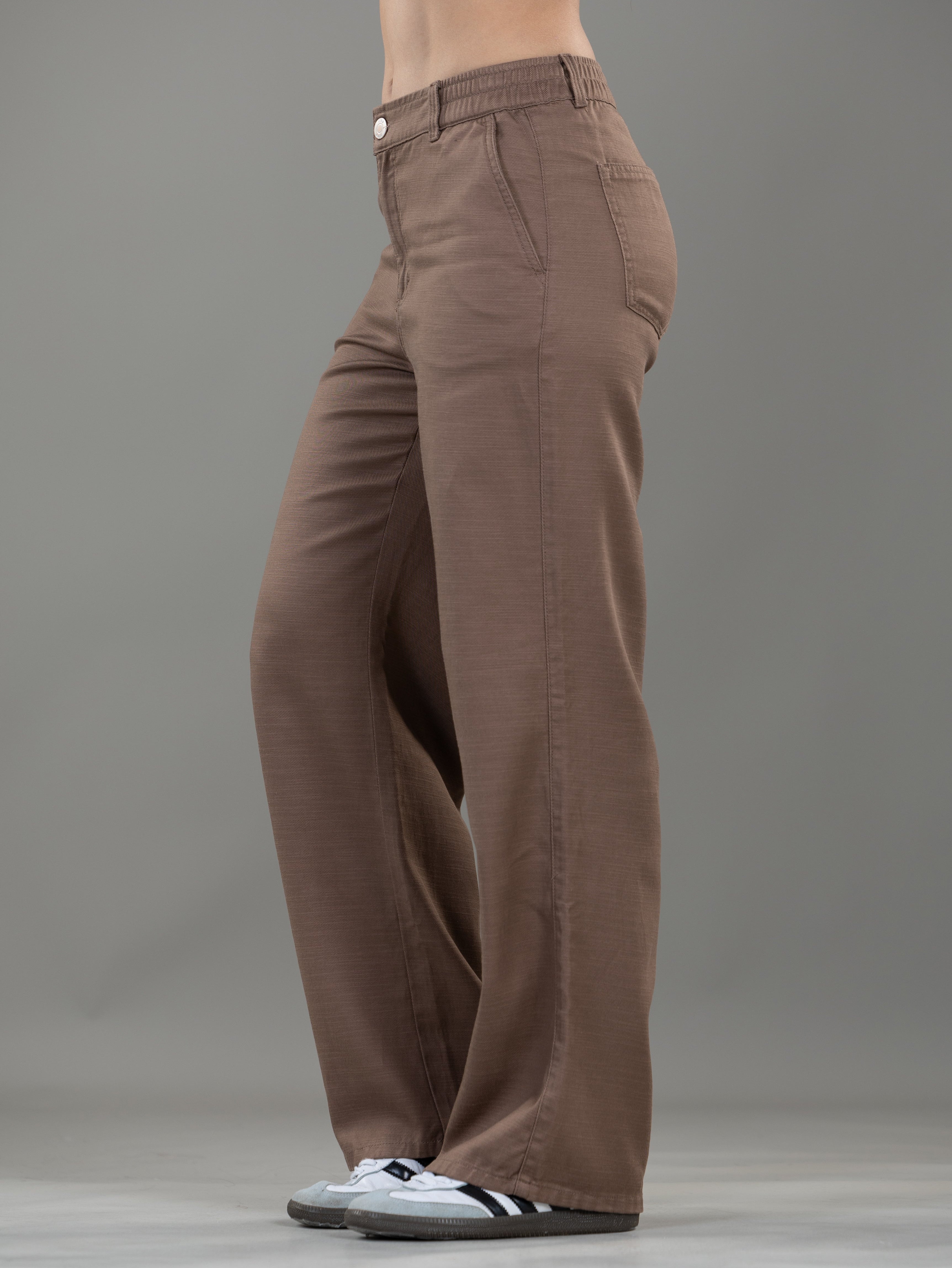 Pantalón Confort Café Bota Recta