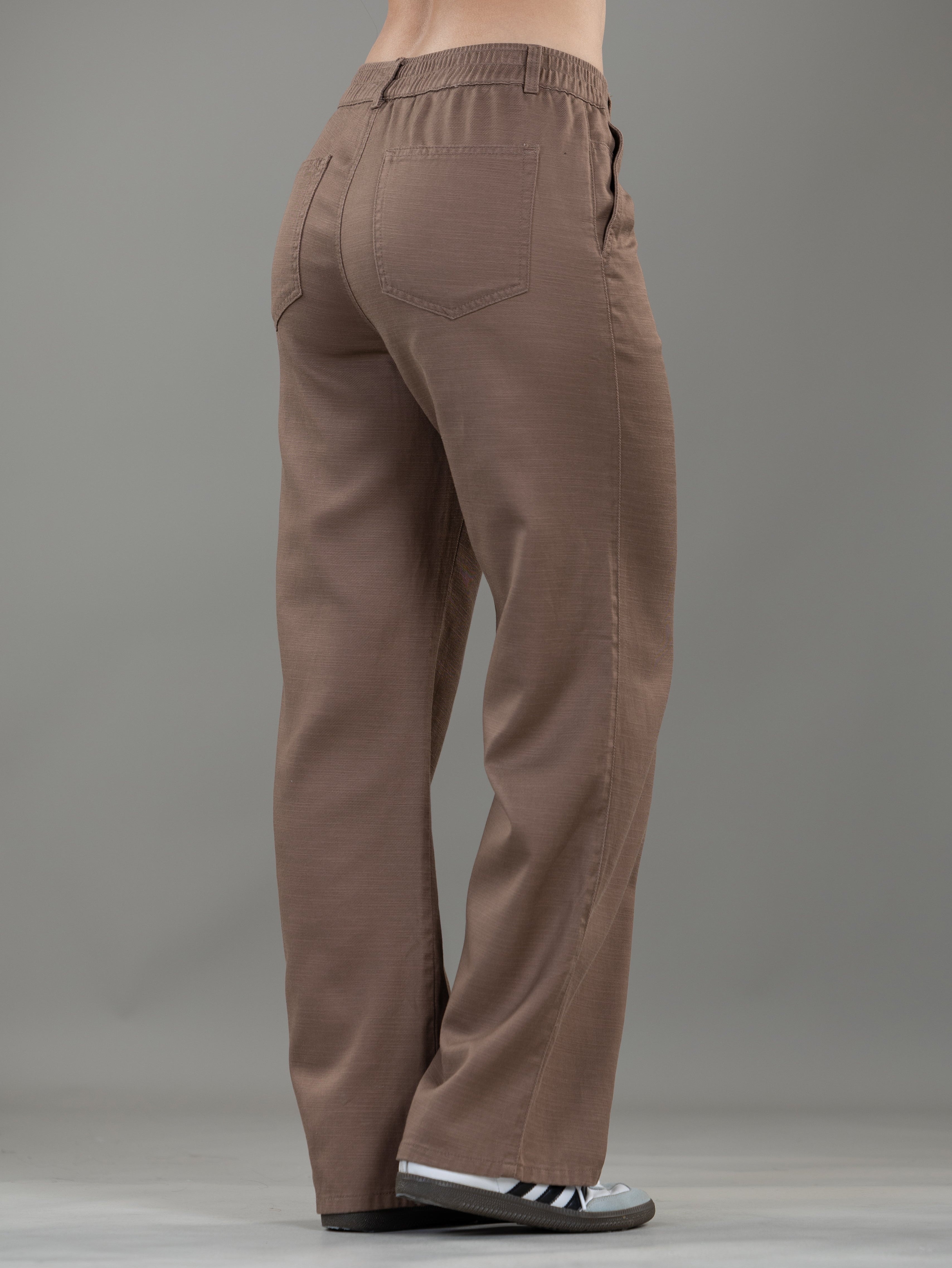 Pantalón Confort Café Bota Recta